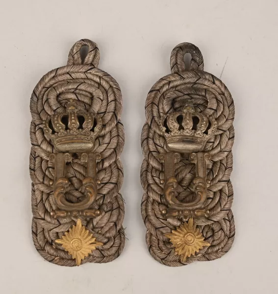 Prussian Pair of Shoulderboards  for the 13th Hussar Regt. Visuel 1 principal